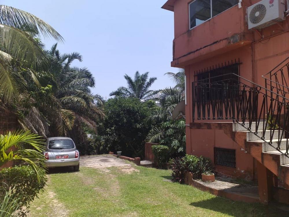 Appartement 4 chambres à louer à Libreville, Baterie IV. Prix: 600 000 FcfaPhoto Annonce Gabonhome 0