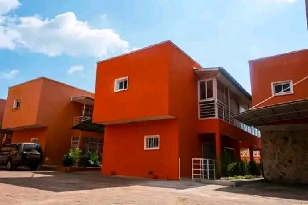 Villa 3 chambres à louer à Libreville, Alibandeng. Prix: 650 000 FcfaPhoto Annonce Gabonhome 0