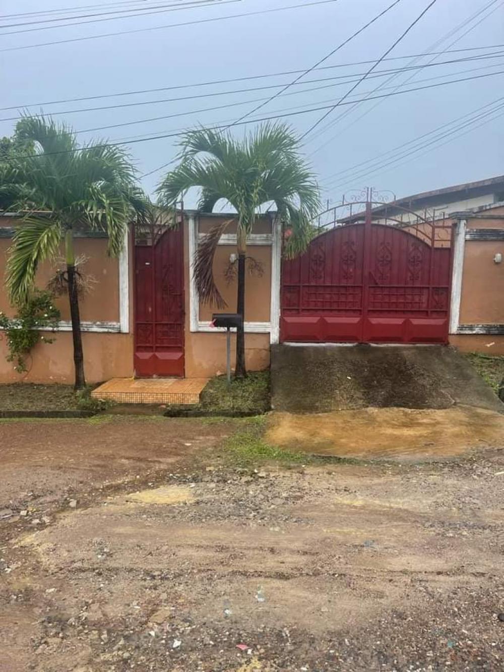 Maison 3 chambres à louer à Owendo, SNI. Prix: 350 000 FcfaPhoto Annonce Gabonhome 0