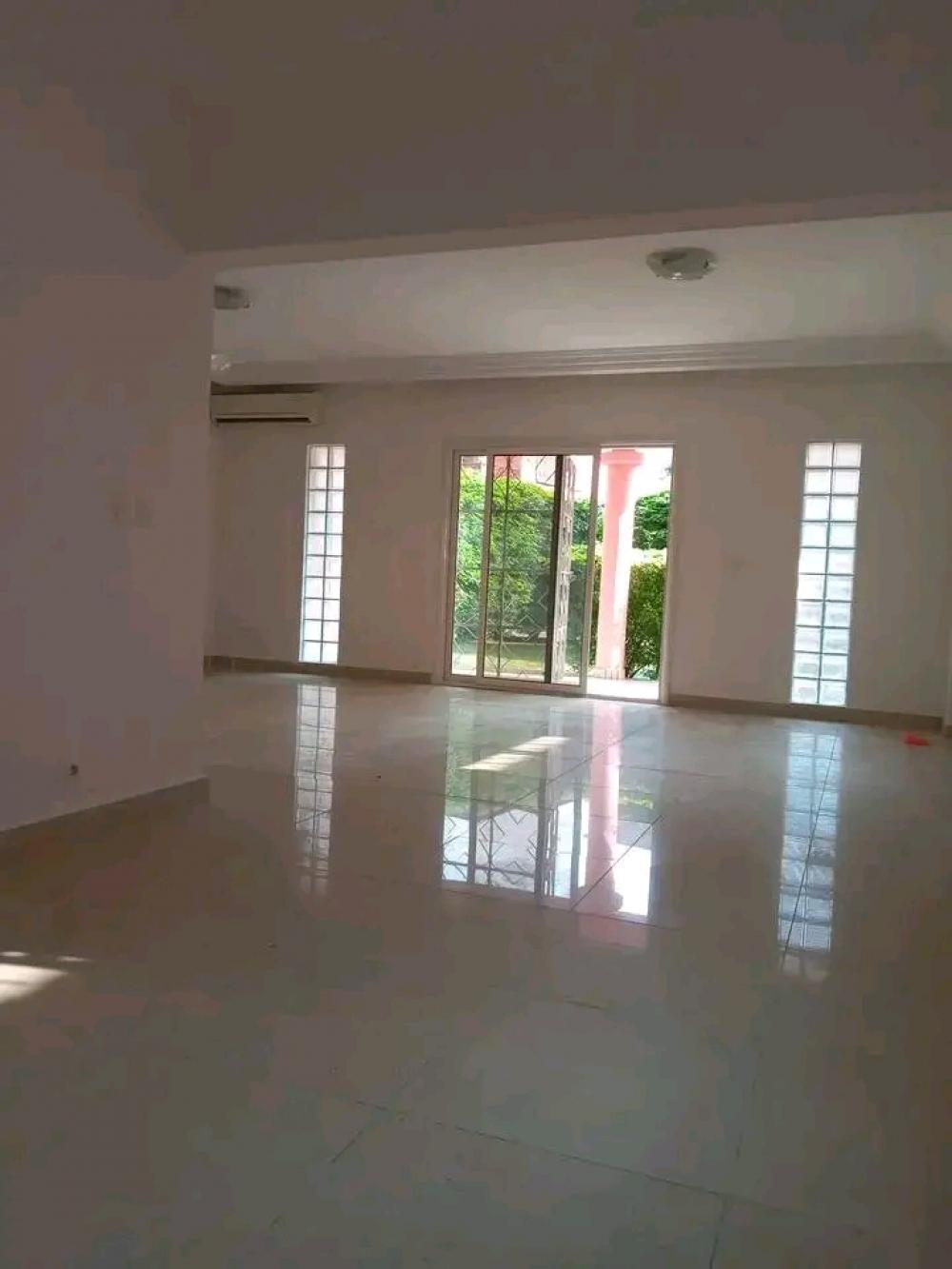 Duplex 3 chambres à louer à Libreville, Okala. Prix: 550 000 FcfaPhoto Annonce Gabonhome 0