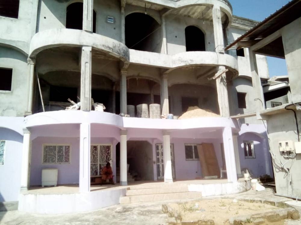 Immeuble 13 pièce(s) à vendre à Akanda, AngondjéPhoto Annonce Gabonhome 0