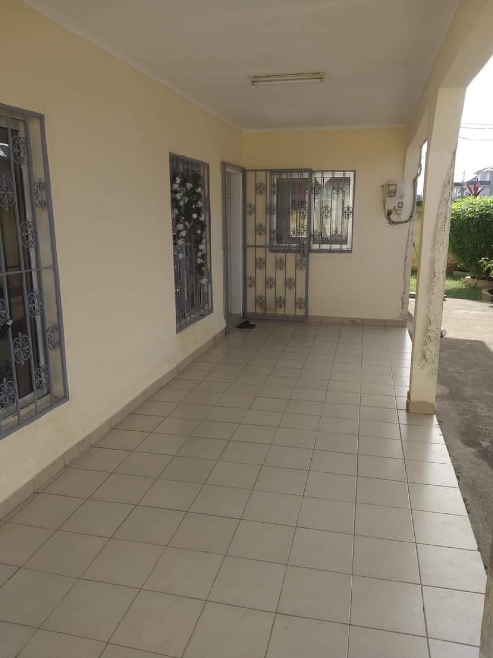 Villa 3 chambres à louer à Akanda, Okala. Prix: 400 000 FcfaPhoto Annonce Gabonhome 0