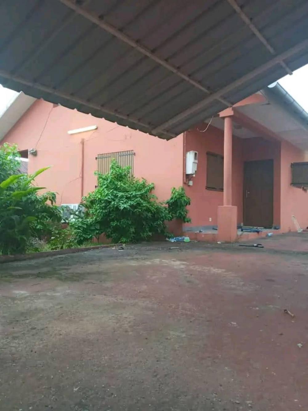 Villa 3 chambres à louer à Akanda, Angondjé. Prix: 500 000 FcfaPhoto Annonce Gabonhome 