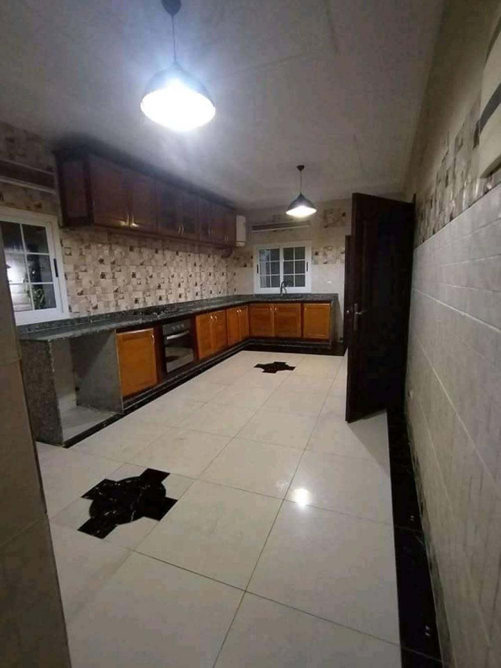 Villa 3 chambres à louer à Libreville, Bas de gué-gué. Prix: 1 500 000 FcfaPhoto Annonce Gabonhome 0