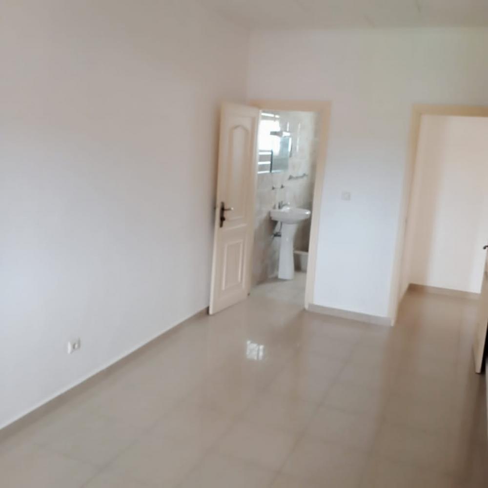 Studio  à louer à Libreville, Beau-sejour. Prix: 220 000 FcfaPhoto Annonce Gabonhome 