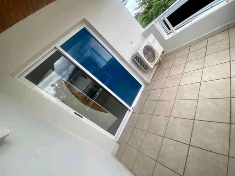 Villa 4 chambres à louer à Libreville, Charbonnages. Prix: 1 500 000 FcfaPhoto Annonce Gabonhome 0