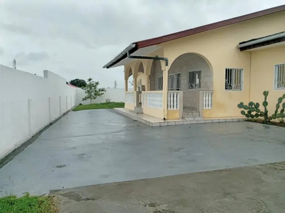 Villa 4 chambres à louer à Libreville, Charbonnages. Prix: 1 500 000 FcfaPhoto Annonce Gabonhome 0