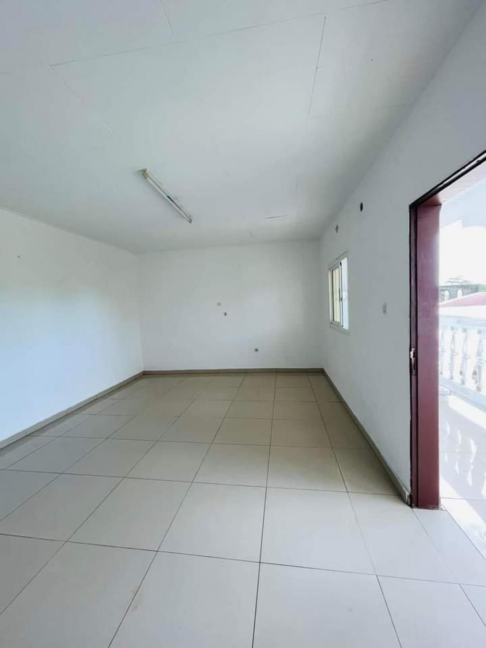 Studio  à louer à Libreville, Angondjé. Prix: 240 000 FcfaPhoto Annonce Gabonhome 0