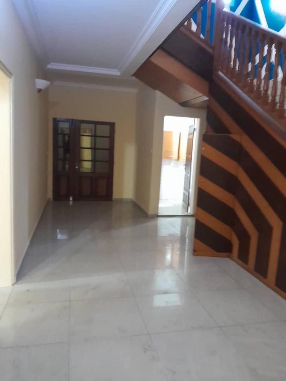 Duplex 7 chambres à louer à Libreville, Bas de gué-gué. Prix: 2 000 000 FcfaPhoto Annonce Gabonhome 0
