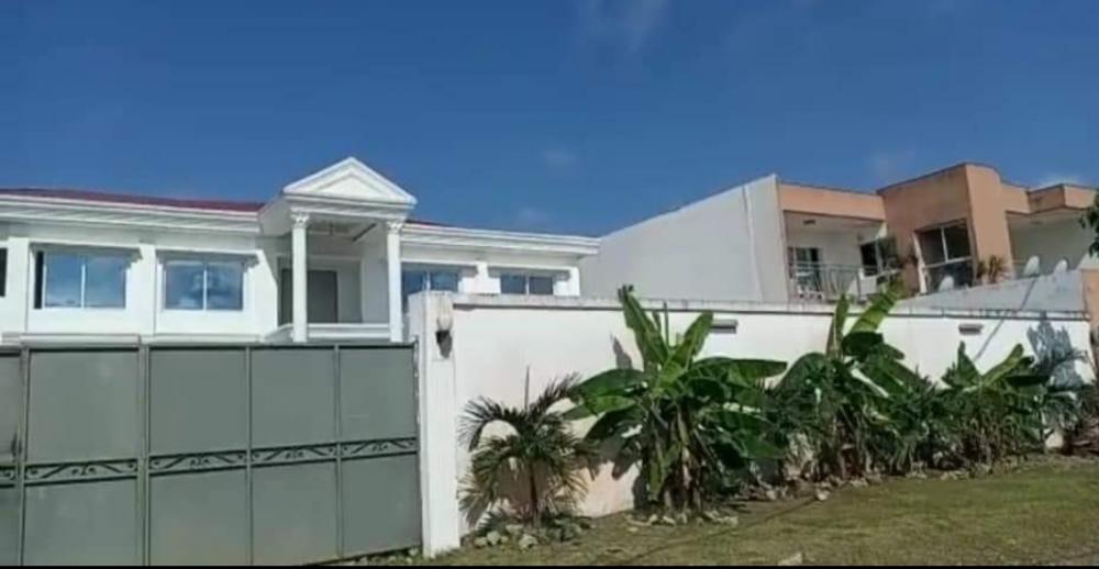 Duplex 4 chambres à vendre à Akanda, AngondjéPhoto Annonce Gabonhome 0
