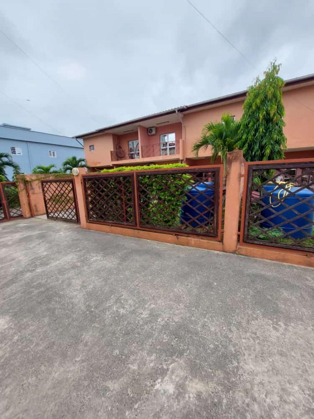 Duplex 3 chambres à louer à Akanda, Avorbam. Prix: 500 000 FcfaPhoto Annonce Gabonhome 
