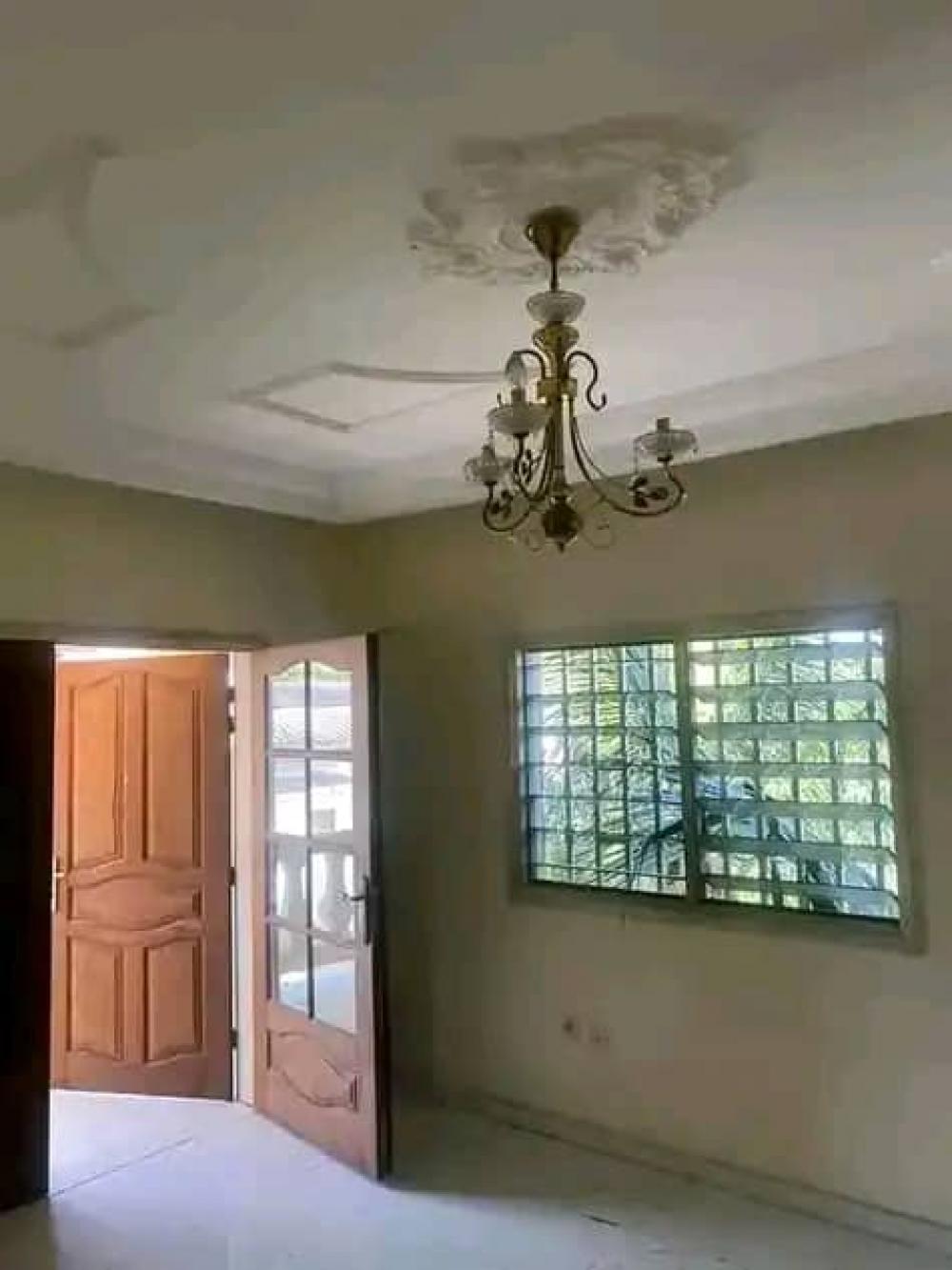 Appartement 4 chambres à vendre à Akanda, Okala. Prix: 35 000 000 FcfaPhoto Annonce Gabonhome 