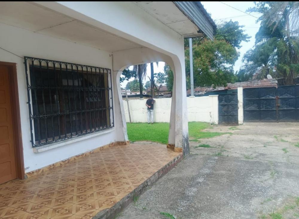 Villa 3 chambres à vendre à Libreville, Sotéga. Prix: 35 000 000 FcfaPhoto Annonce Gabonhome 