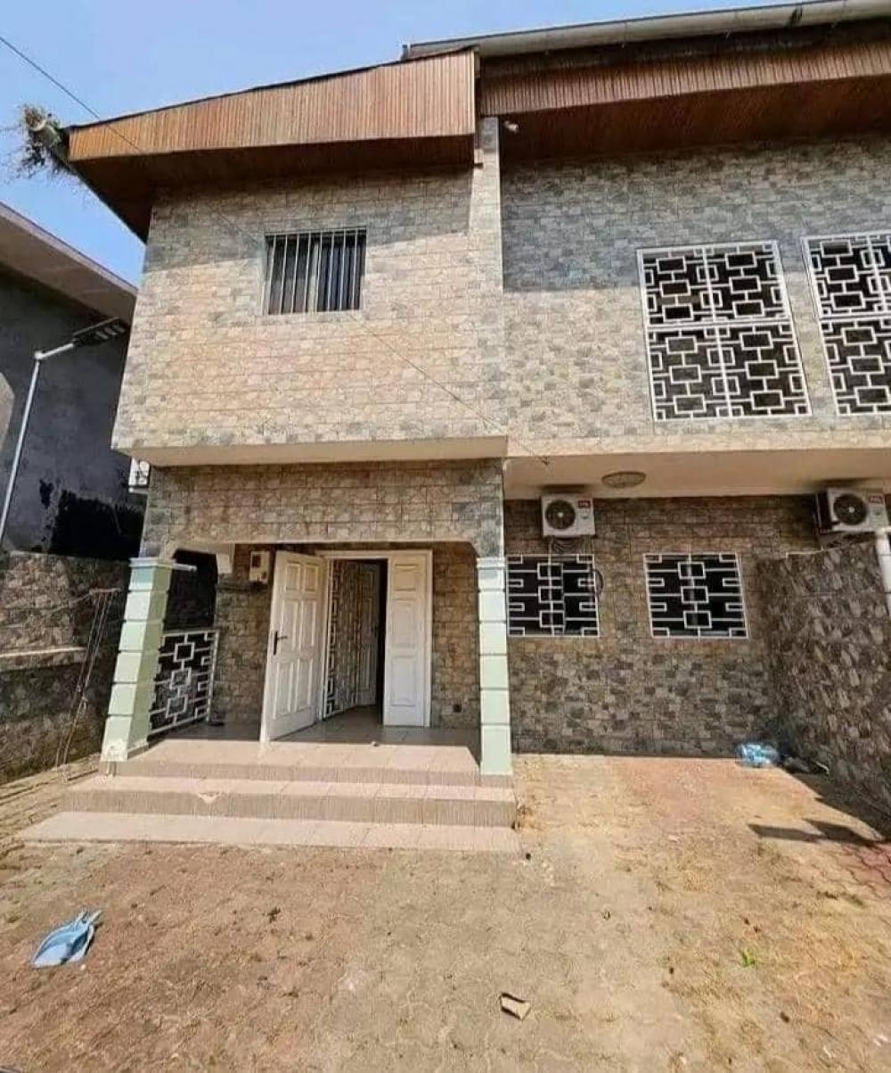Villa 3 chambres à louer à Akanda, Angondjé. Prix: 400 000 FcfaPhoto Annonce Gabonhome 0