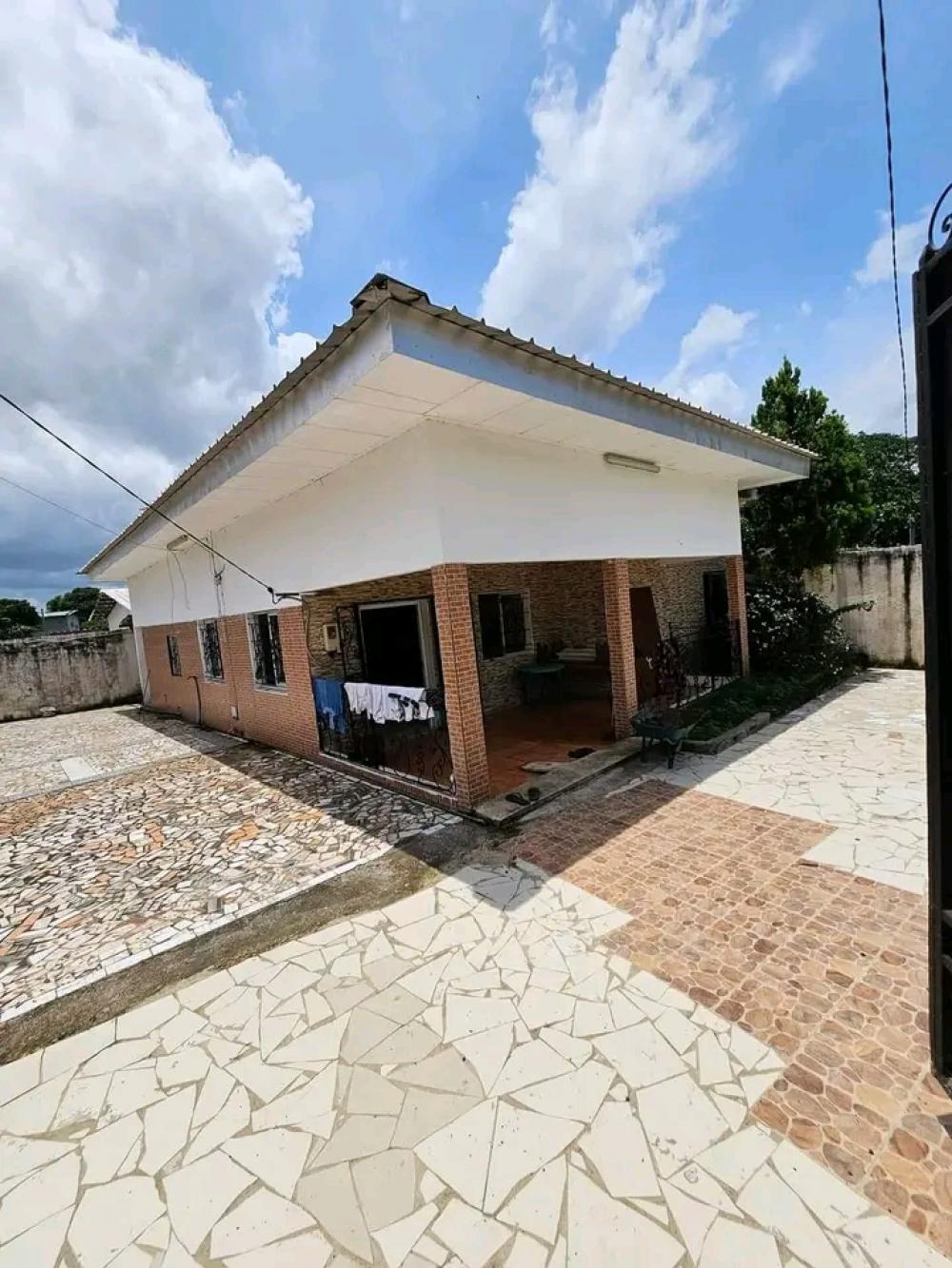 Villa 3 chambres à louer à Akanda, Angondjé. Prix: 450 000 FcfaPhoto Annonce Gabonhome 0