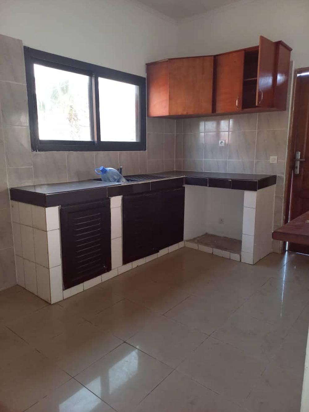 Appartement 3 chambres à louer à Libreville, Charbonnages. Prix: 450 000 Fcfa/jourPhoto Annonce Gabonhome 0