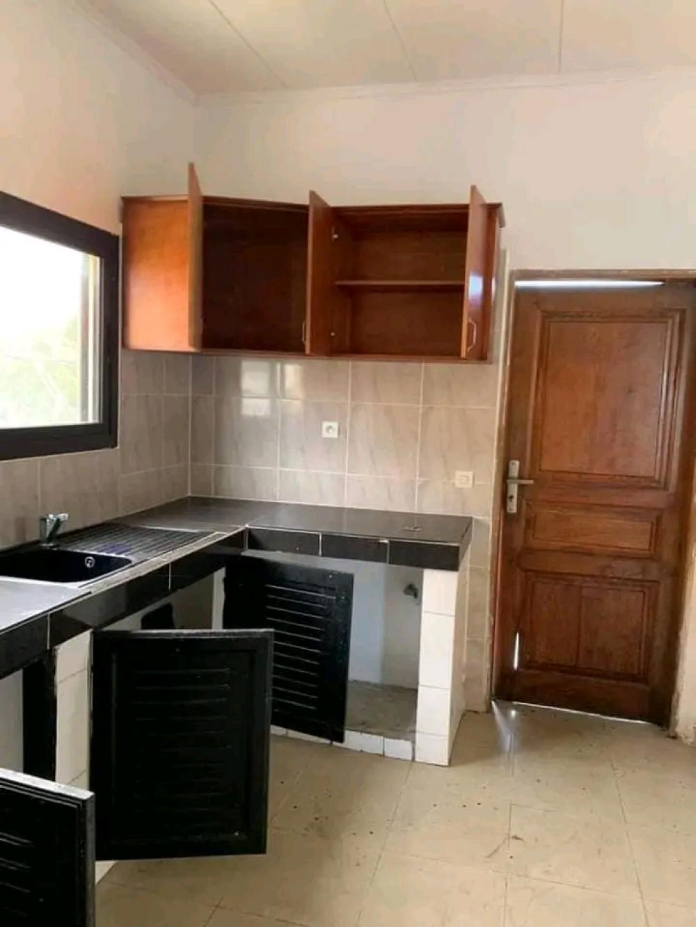 Appartement 3 chambres à louer à Libreville, Charbonnages. Prix: 450 000 FcfaPhoto Annonce Gabonhome 0