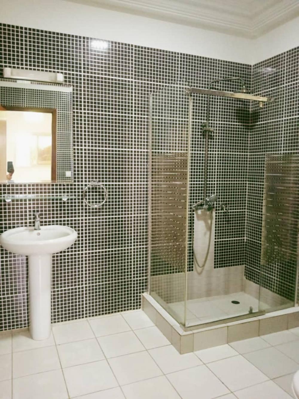 Appartement 2 chambres à louer à Libreville, Angondjé. Prix: 500 000 FcfaPhoto Annonce Gabonhome 0