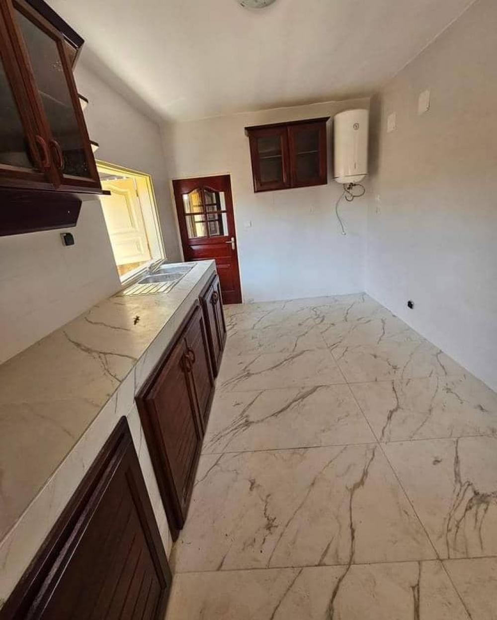 Appartement 2 chambres à louer à Owendo, Awoungou. Prix: 350 000 FcfaPhoto Annonce Gabonhome 0