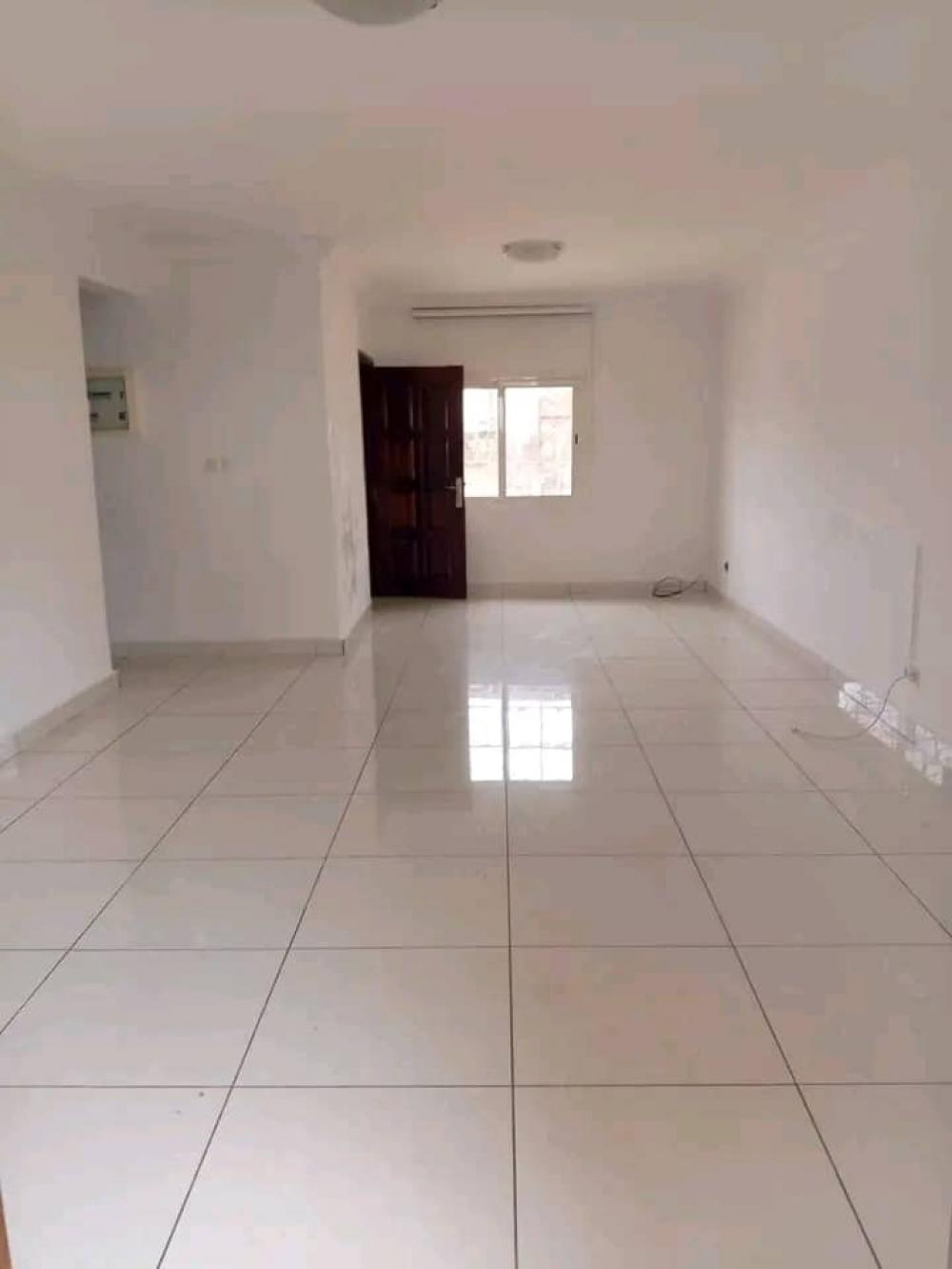 Studio  à louer à Libreville, Okala. Prix: 275 000 FcfaPhoto Annonce Gabonhome 0