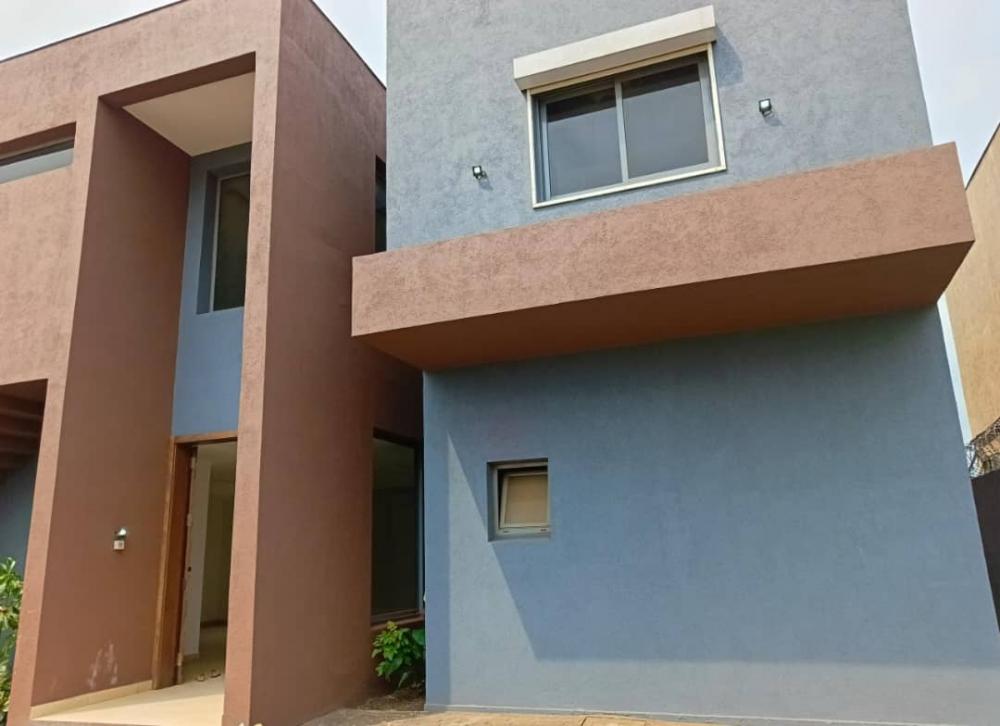 Villa 3 chambres à louer à Libreville, Angondjé. Prix: 1 300 000 FcfaPhoto Annonce Gabonhome 0