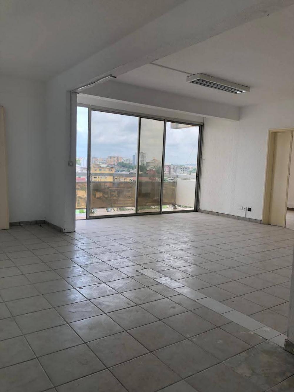 Appartement 3 chambres à louer à Libreville, Centre-ville. Prix: 750 000 FcfaPhoto Annonce Gabonhome 0