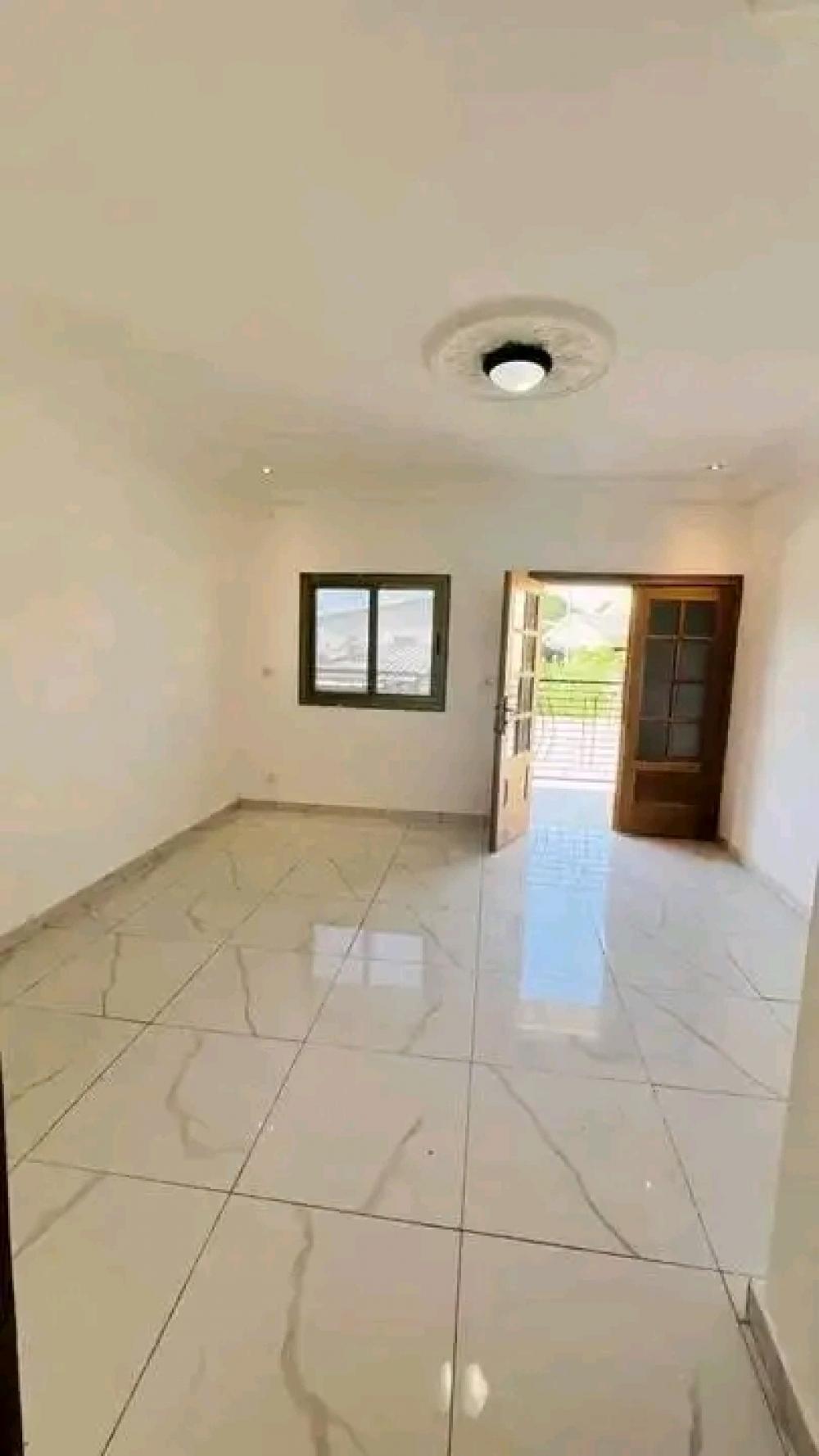 Appartement 2 chambres à louer à Akanda, Angondjé. Prix: 280 000 FcfaPhoto Annonce Gabonhome 0