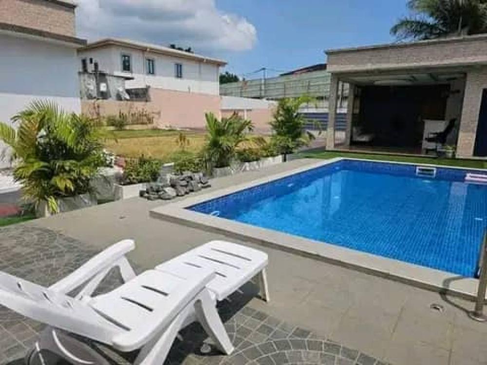 Villa 3 chambres meublé(e) à louer à Akanda, Angondjé. Prix: 265 000 Fcfa/jourPhoto Annonce Gabonhome 0