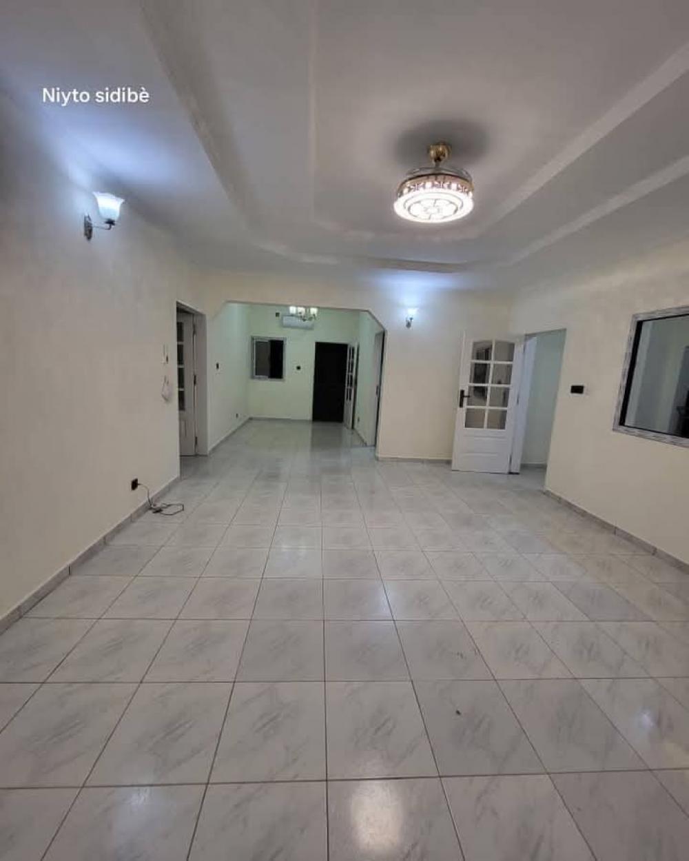 Appartement 2 chambres à louer à Akanda, Angondjé. Prix: 300 000 FcfaPhoto Annonce Gabonhome 0