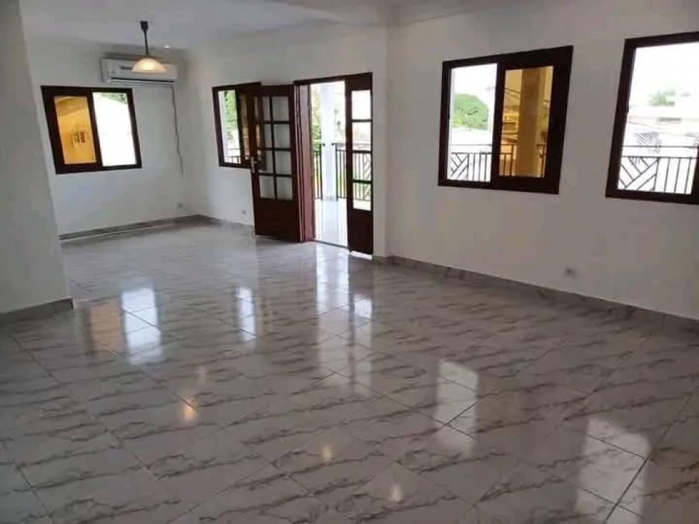 Appartement 2 chambres à louer à Libreville, Bas de gué-gué. Prix: 710 000 FcfaPhoto Annonce Gabonhome 0