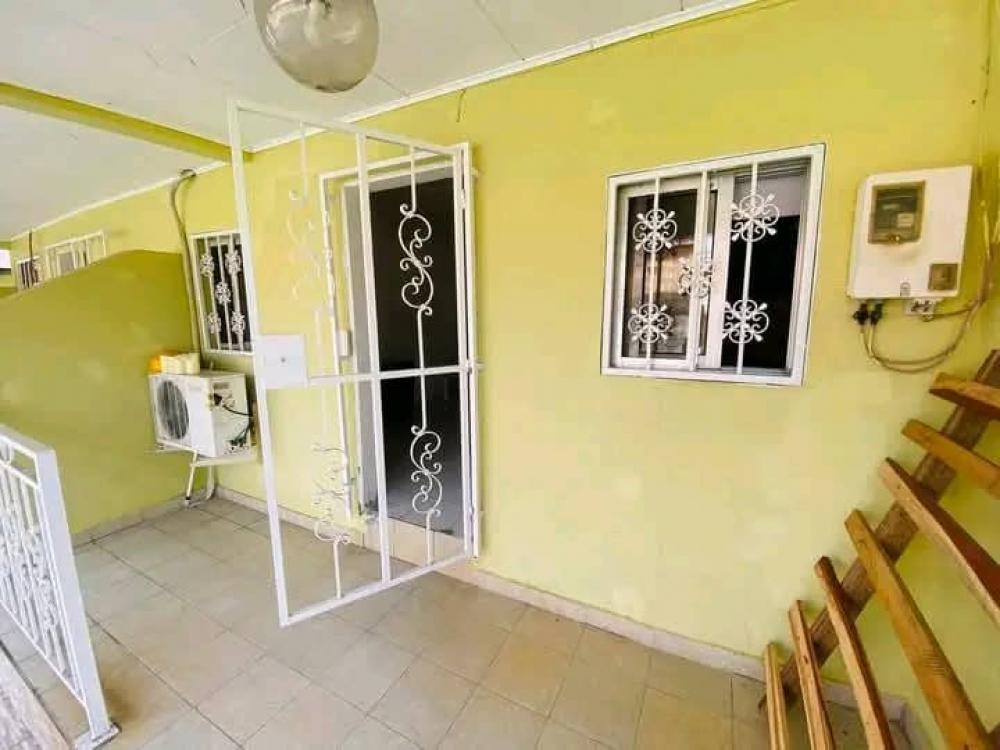 Studio  à louer à Akanda, Angondjé. Prix: 230 000 FcfaPhoto Annonce Gabonhome 0