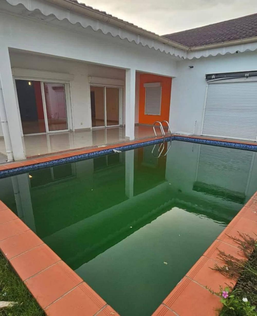 Duplex 3 chambres à louer à Libreville, La sablière. Prix: 1 500 000 FcfaPhoto Annonce Gabonhome 0