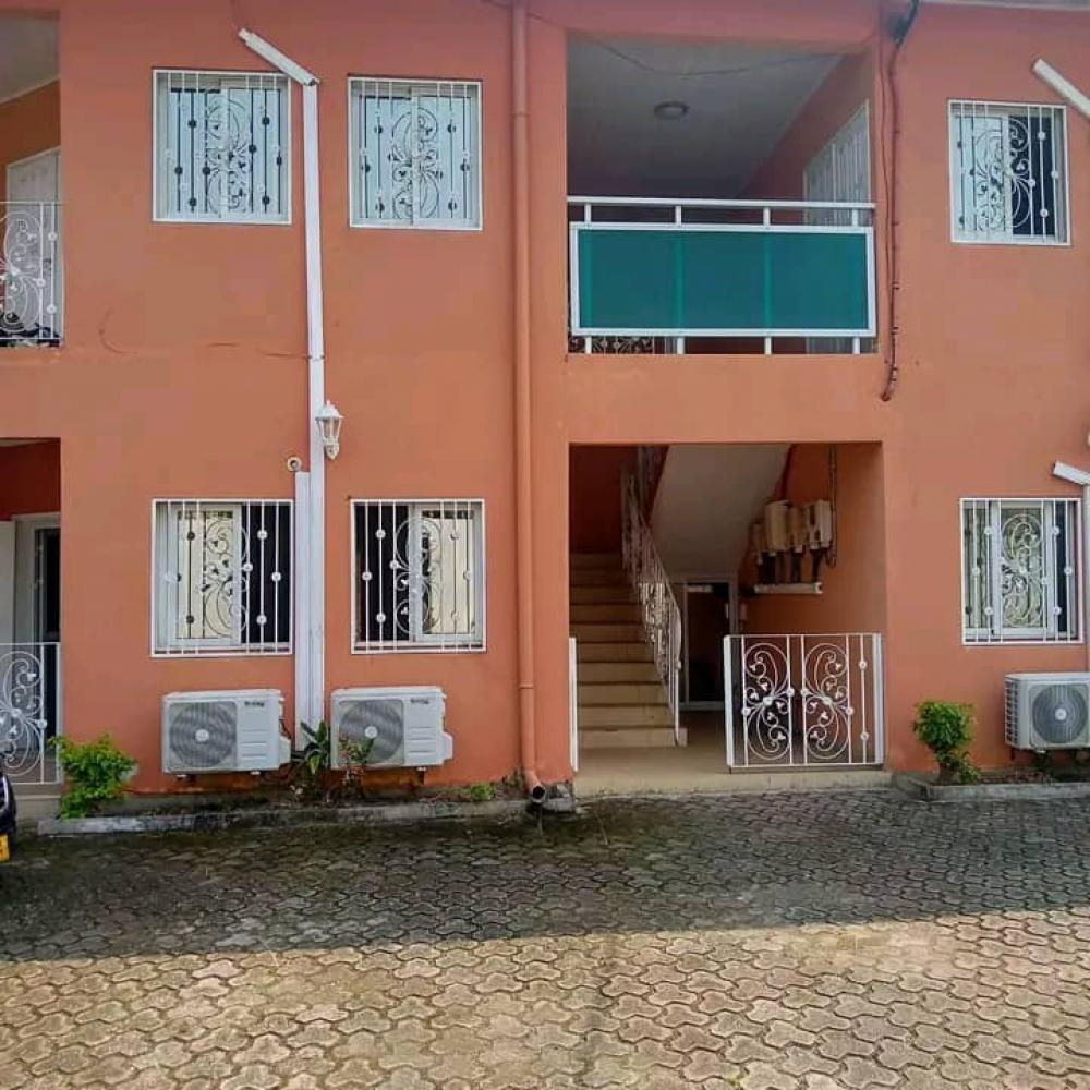Appartement 2 chambres à louer à Libreville, Alibandeng. Prix: 350 000 FcfaPhoto Annonce Gabonhome 0