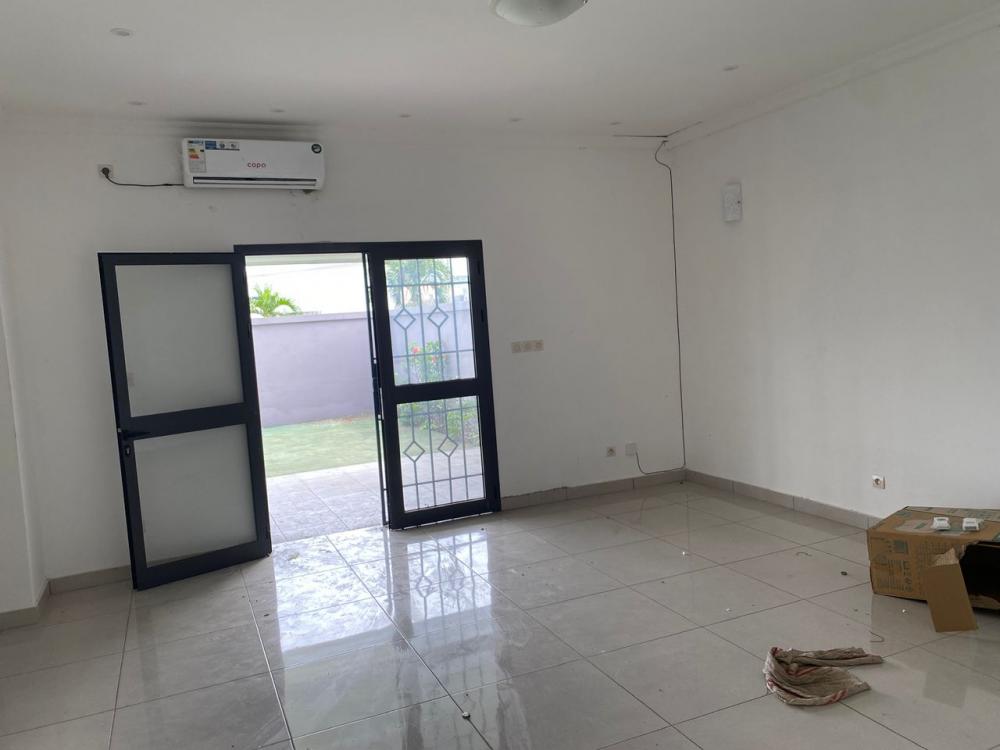 Villa 2 chambres à louer à Akanda, Angondjé. Prix: 575 000 FcfaPhoto Annonce Gabonhome 0