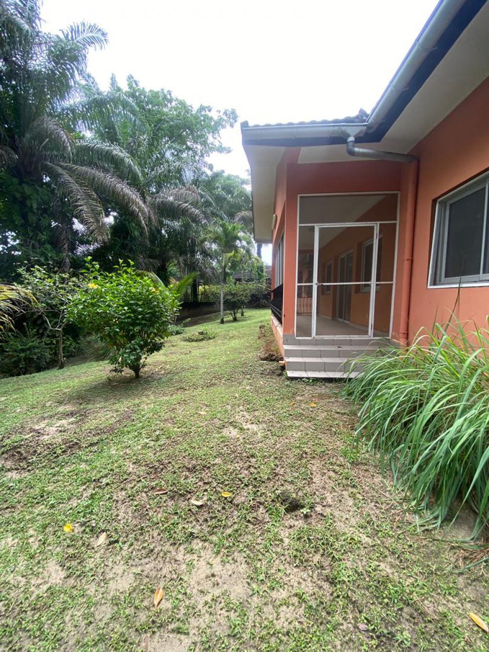 Villa 3 chambres à louer à Libreville, Alibandeng. Prix: 800 000 FcfaPhoto Annonce Gabonhome 0