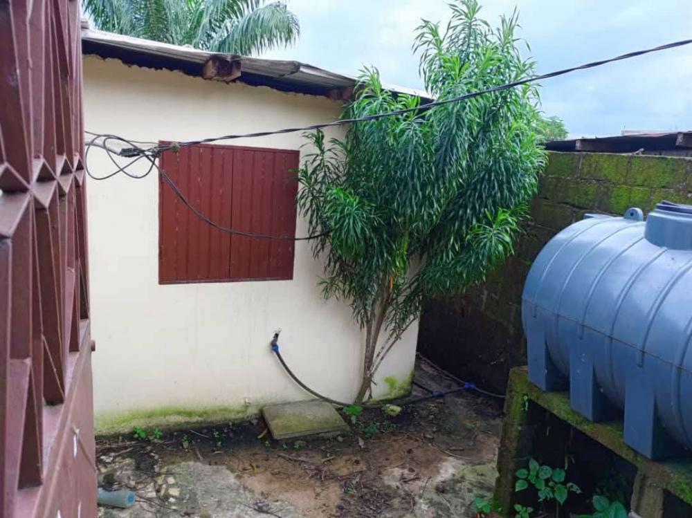 Maison 3 chambres à vendre à Libreville, Nzeng-Ayong. Prix: 20 000 000 FcfaPhoto Annonce Gabonhome 0