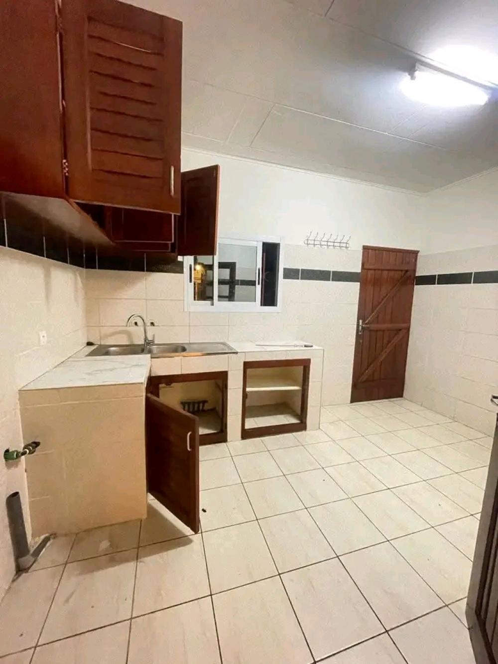 Appartement 3 chambres à louer à Akanda, Angondjé. Prix: 350 000 FcfaPhoto Annonce Gabonhome 0