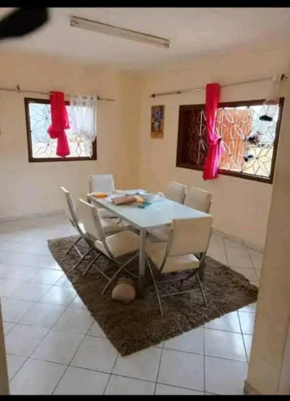 Maison 3 chambres à vendre à Libreville, Charbonnages. Prix: 35 000 000 FcfaPhoto Annonce Gabonhome 0
