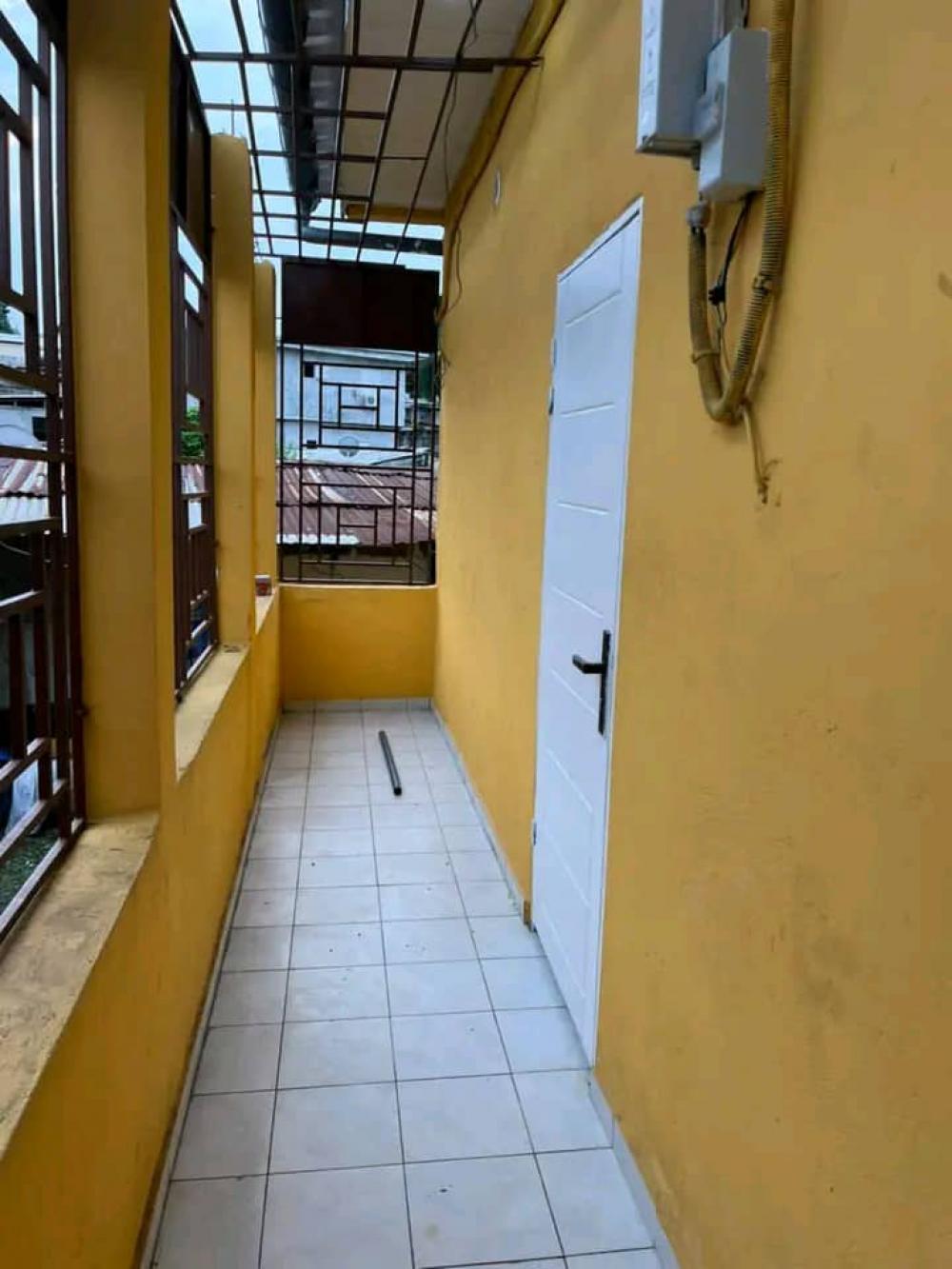 Appartement 2 chambres à louer à Libreville, Plaine-niger. Prix: 200 000 FcfaPhoto Annonce Gabonhome 0
