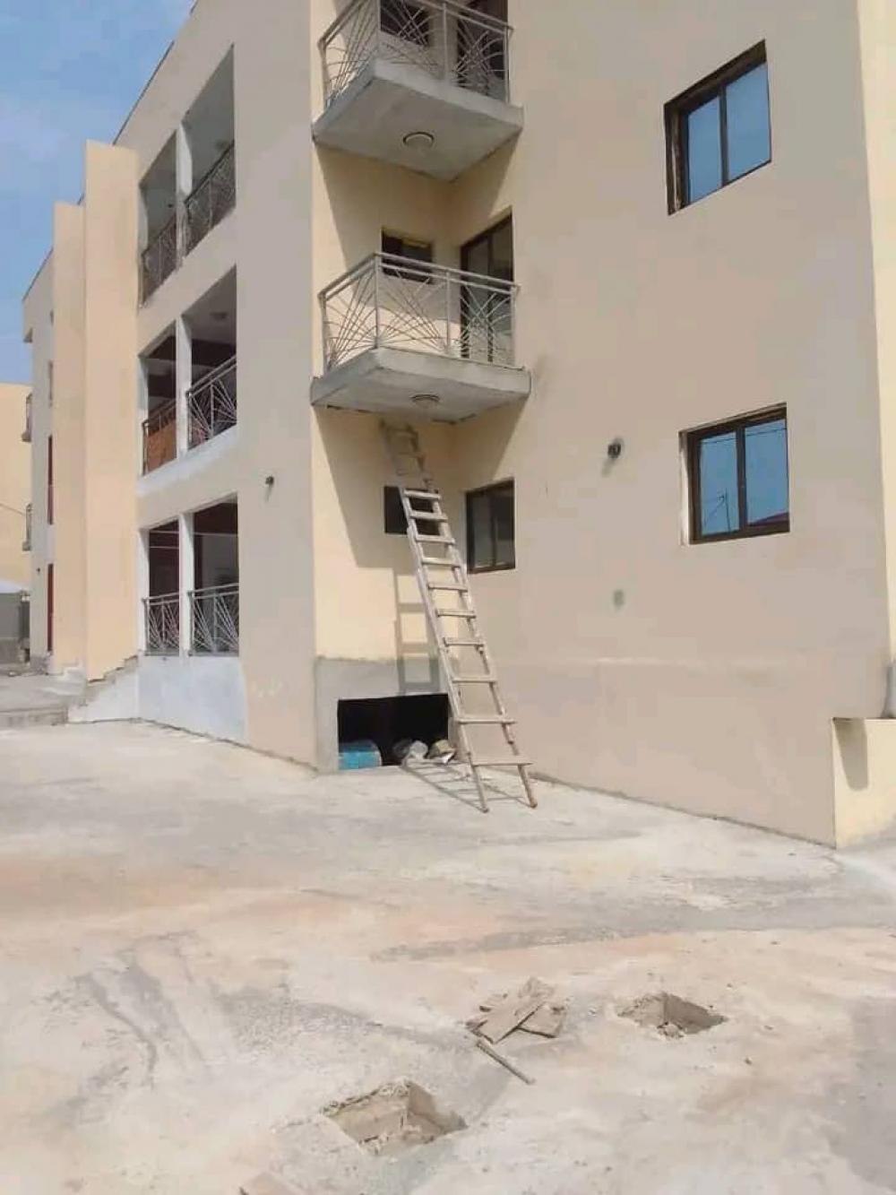 Appartement 3 chambres à louer à Akanda, Angondjé. Prix: 500 000 FcfaPhoto Annonce Gabonhome 0