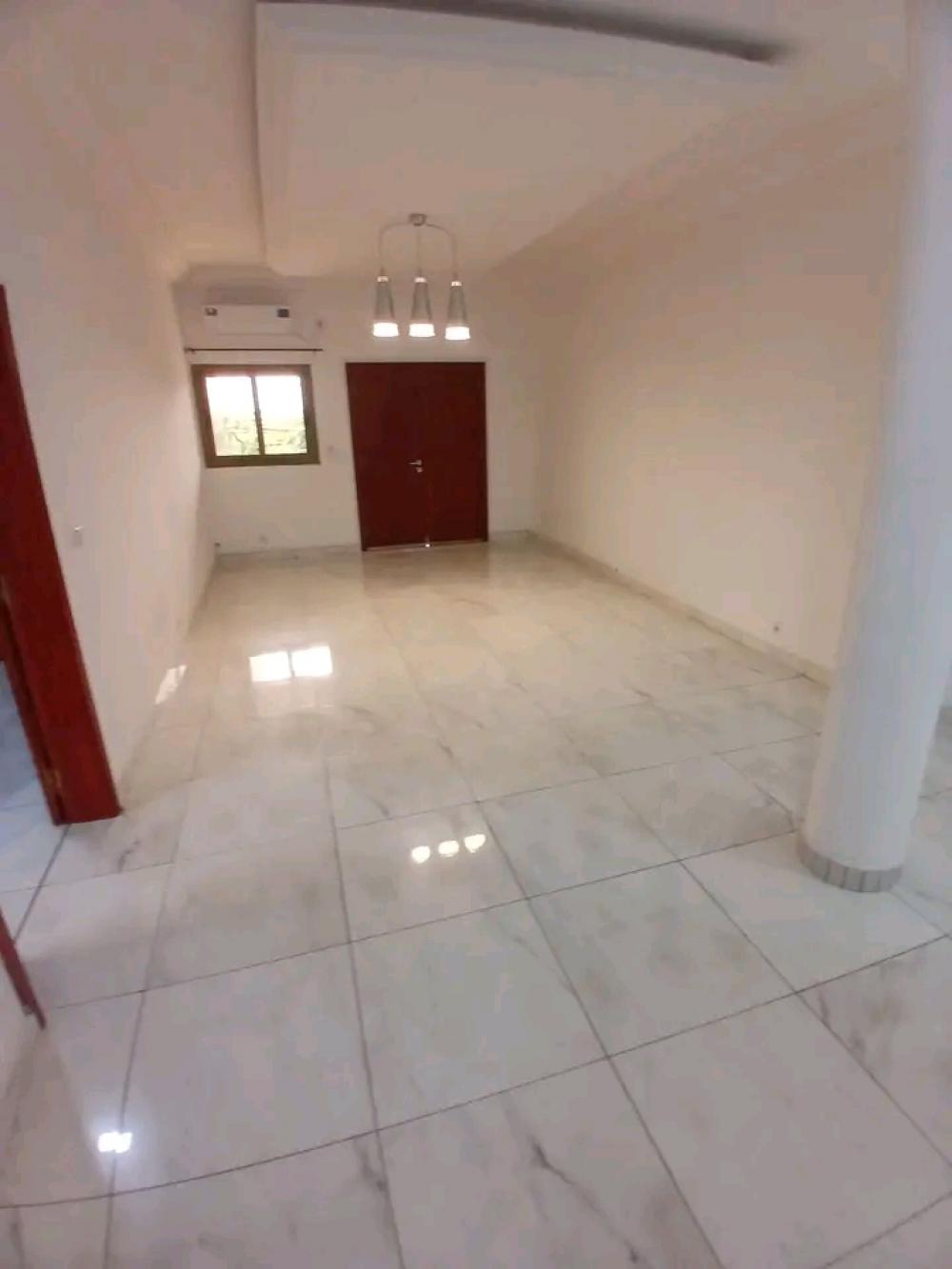 Appartement 2 chambres à louer à Akanda, Angondjé. Prix: 400 000 FcfaPhoto Annonce Gabonhome 0