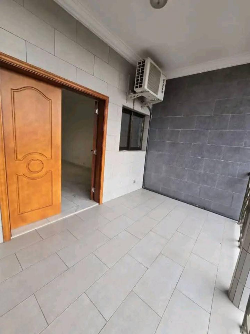 Appartement 2 chambres à louer à Akanda, Angondjé. Prix: 400 000 FcfaPhoto Annonce Gabonhome 0