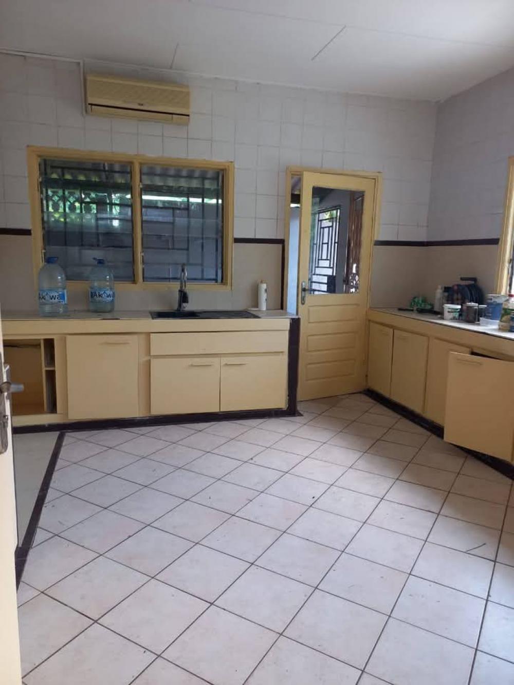 Villa 5 chambres à louer à Libreville, Charbonnages. Prix: 700 000 FcfaPhoto Annonce Gabonhome 0