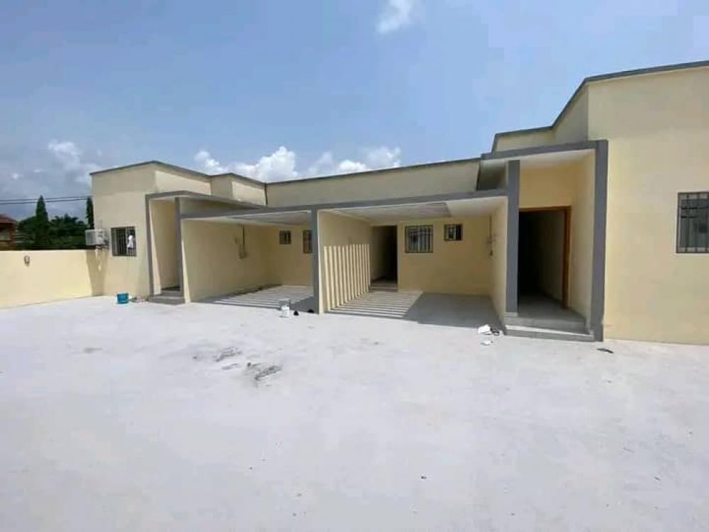 Villa 3 chambres à louer à Libreville, Charbonnages. Prix: 400 000 FcfaPhoto Annonce Gabonhome 0