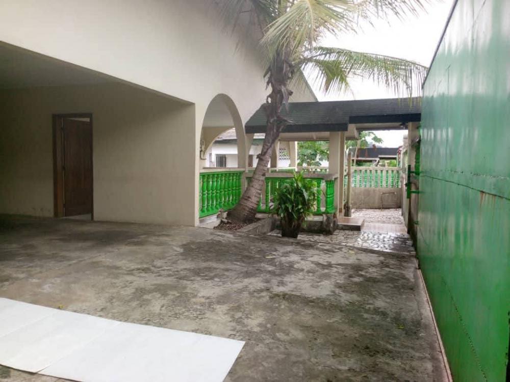 Villa 3 chambres à louer à Libreville, Nkembo. Prix: 500 000 FcfaPhoto Annonce Gabonhome 0