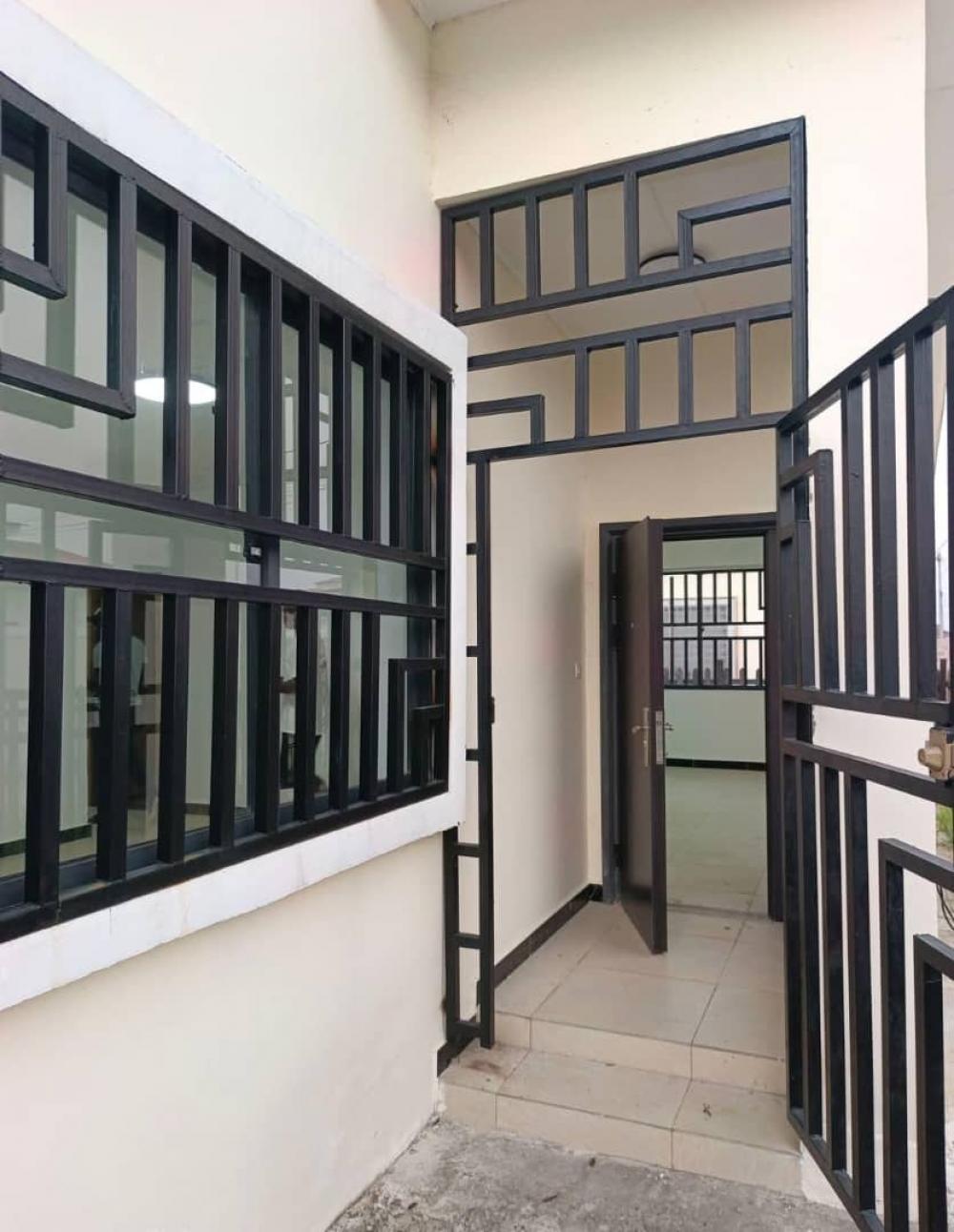 Villa 3 chambres à louer à Libreville, Angondjé. Prix: 400 000 FcfaPhoto Annonce Gabonhome 0