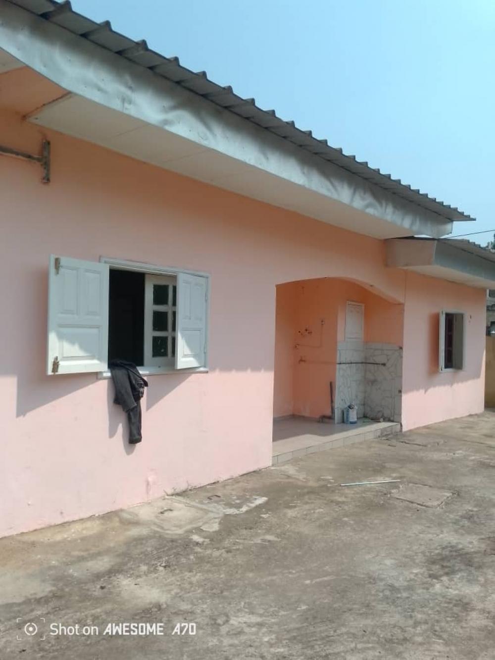 Villa 2 chambres à louer à Owendo, SNI. Prix: 400 000 FcfaPhoto Annonce Gabonhome 0