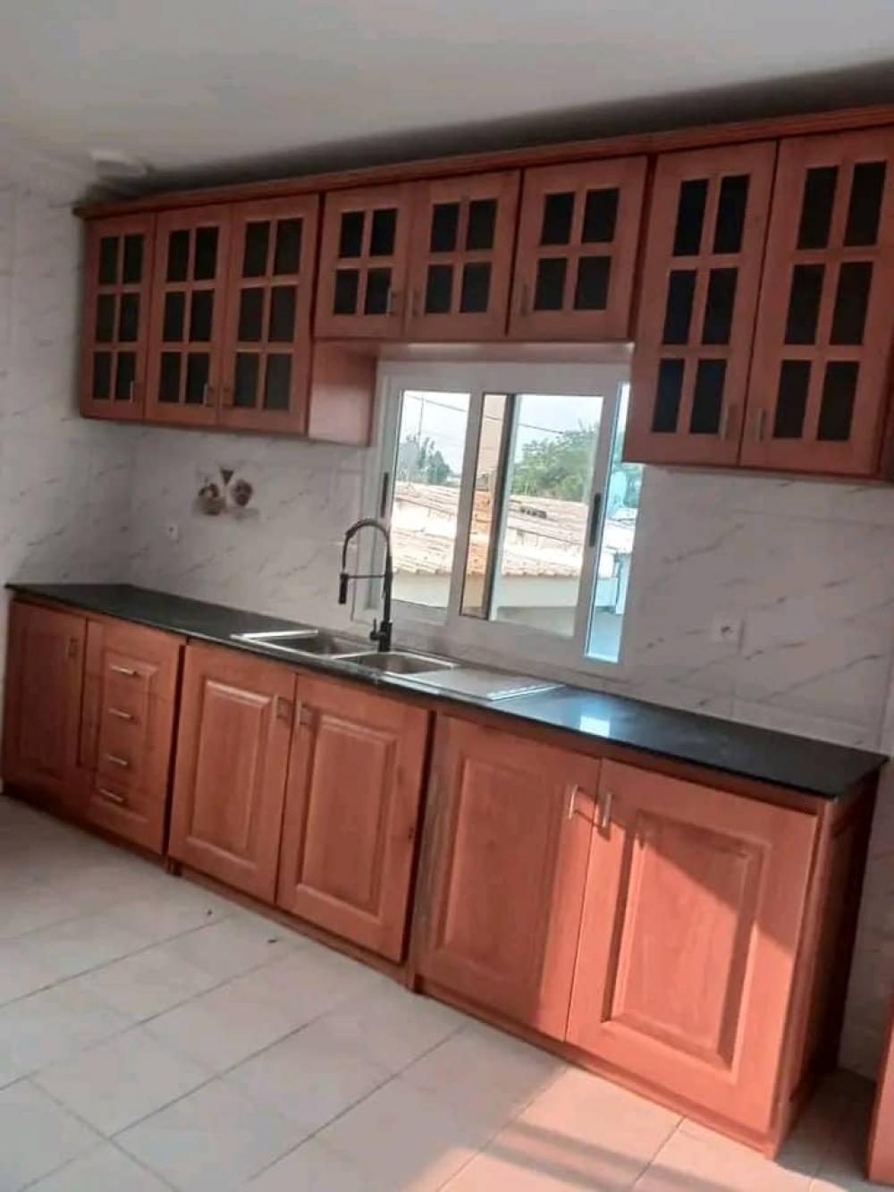Appartement 2 chambres à louer à Libreville, Camp de gaulle. Prix: 430 000 FcfaPhoto Annonce Gabonhome 0