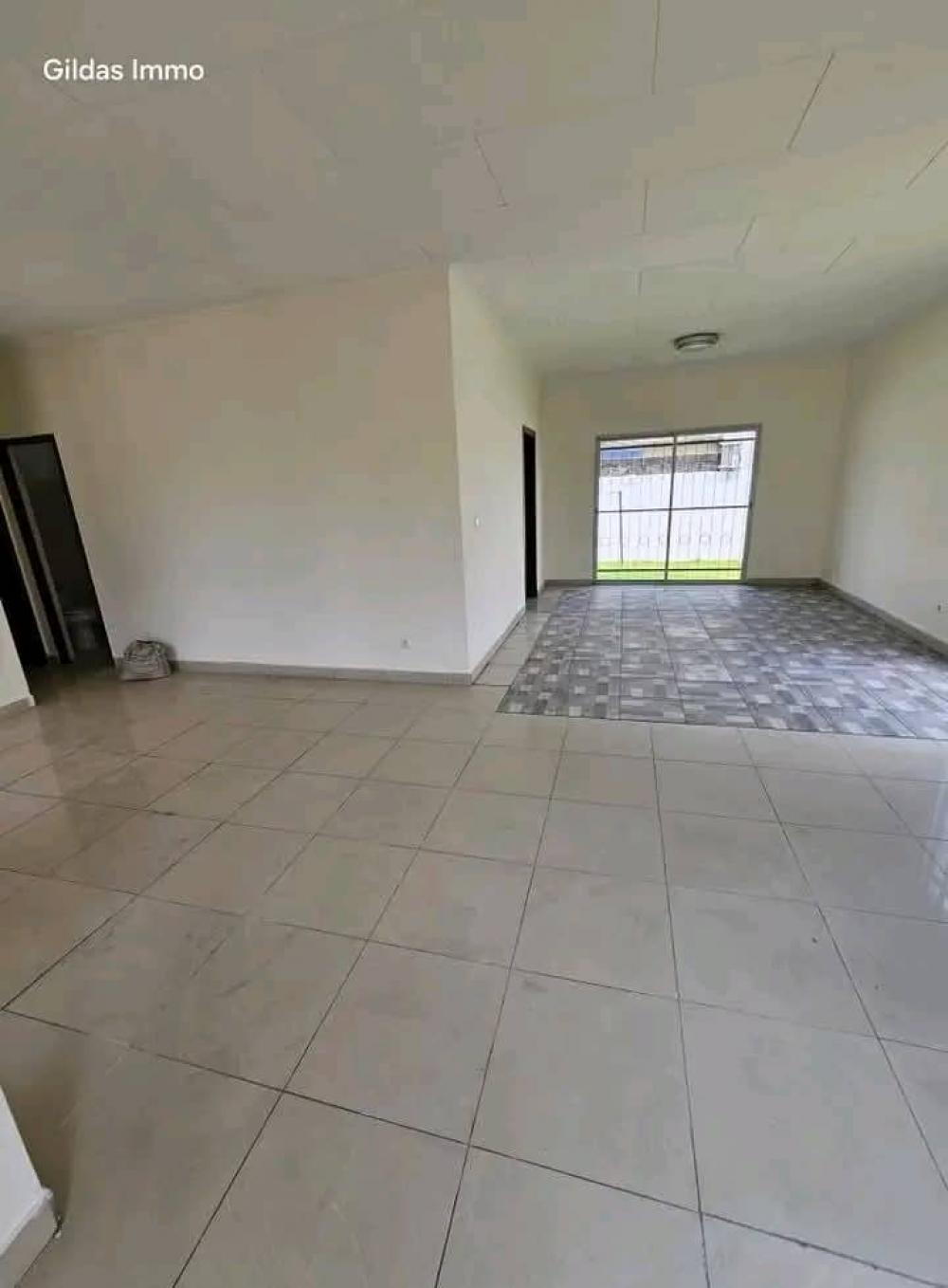 Villa 3 chambres à louer à Akanda, Angondjé. Prix: 600 000 FcfaPhoto Annonce Gabonhome 0