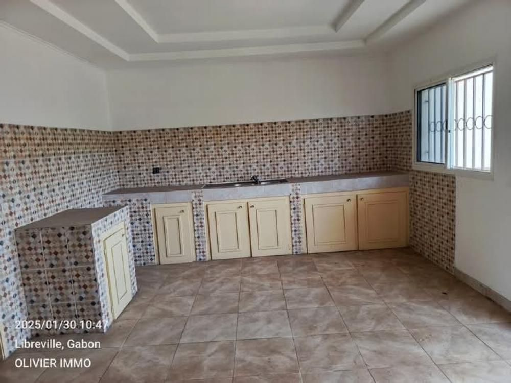 Appartement 3 chambres à louer à Libreville, Haut de gué-gué. Prix: 500 000 FcfaPhoto Annonce Gabonhome 0